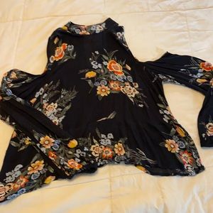 Floral peep shoulder blouse.